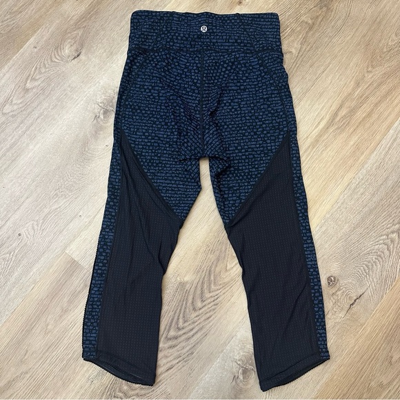 Lululemon Inspire Tight II
Shatter Weave Desert Teal Alberta Lake / Black - Picture 5 of 13